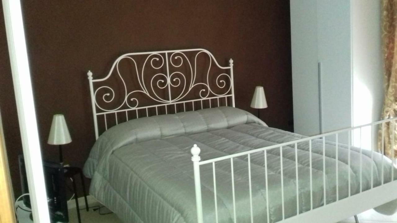 Casa Family & Friends Bed and Breakfast Σαλέρνο Εξωτερικό φωτογραφία
